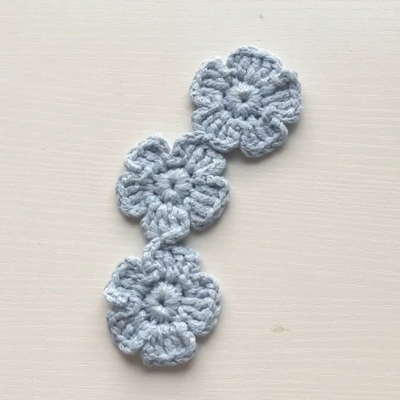 How to Crochet a Flower Chain (No-Sew Join-As-You-Go Method)