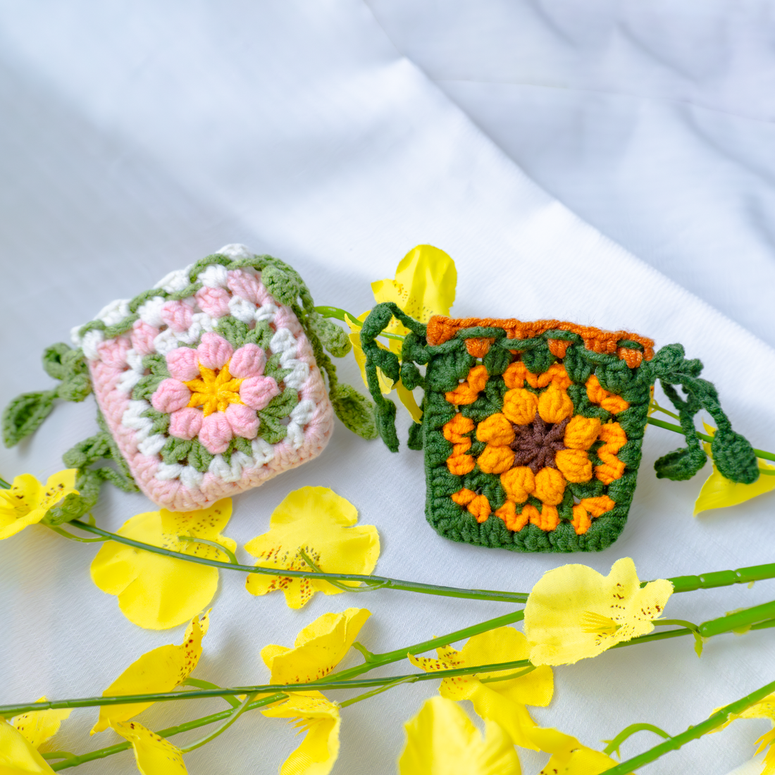 DIY Floral Crochet Earbud Case Pattern – The Perfect Project for Beginners and Crochet Lovers