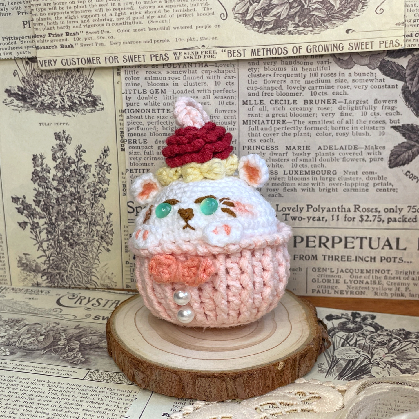 croceht cat cake pendant