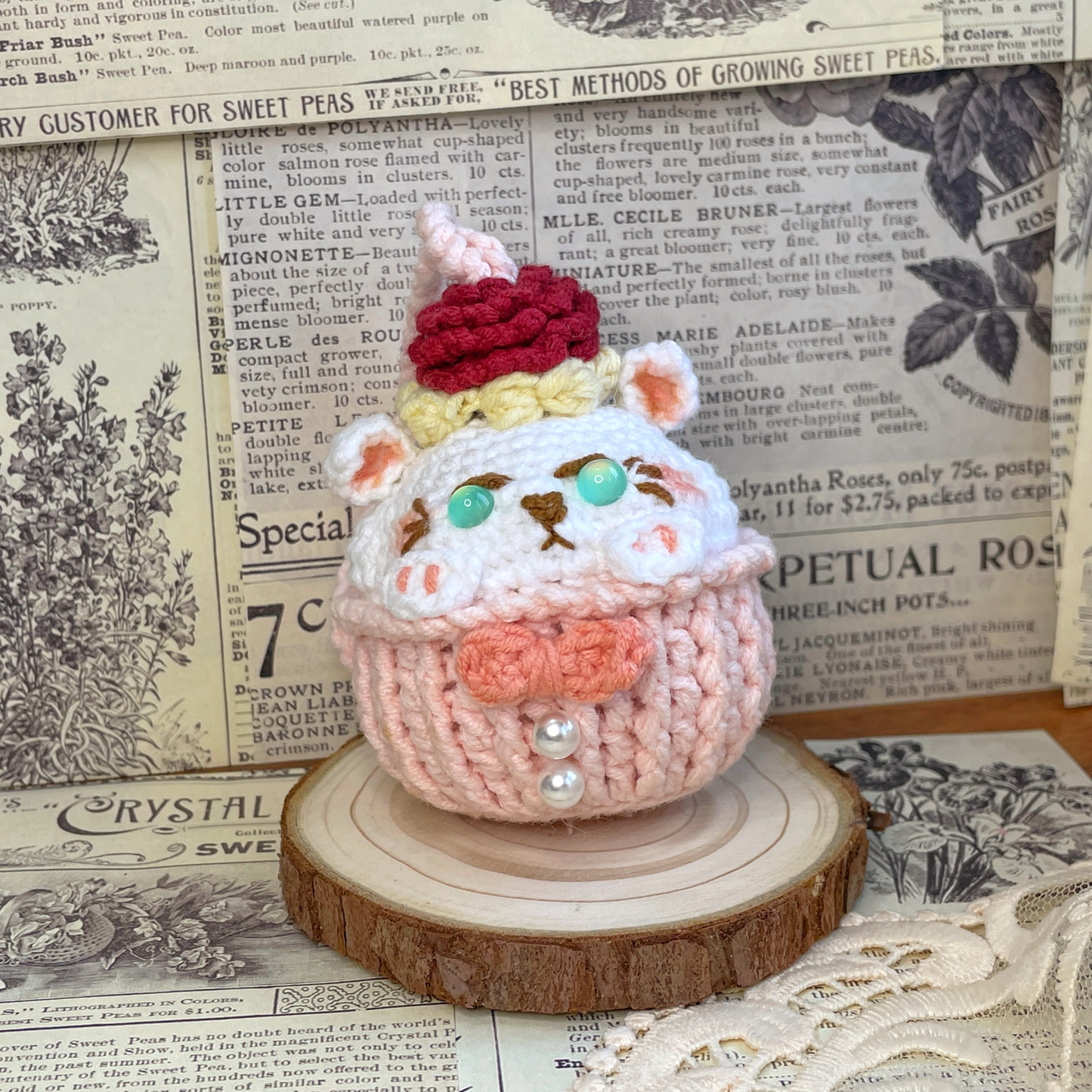 croceht cat cake pendant