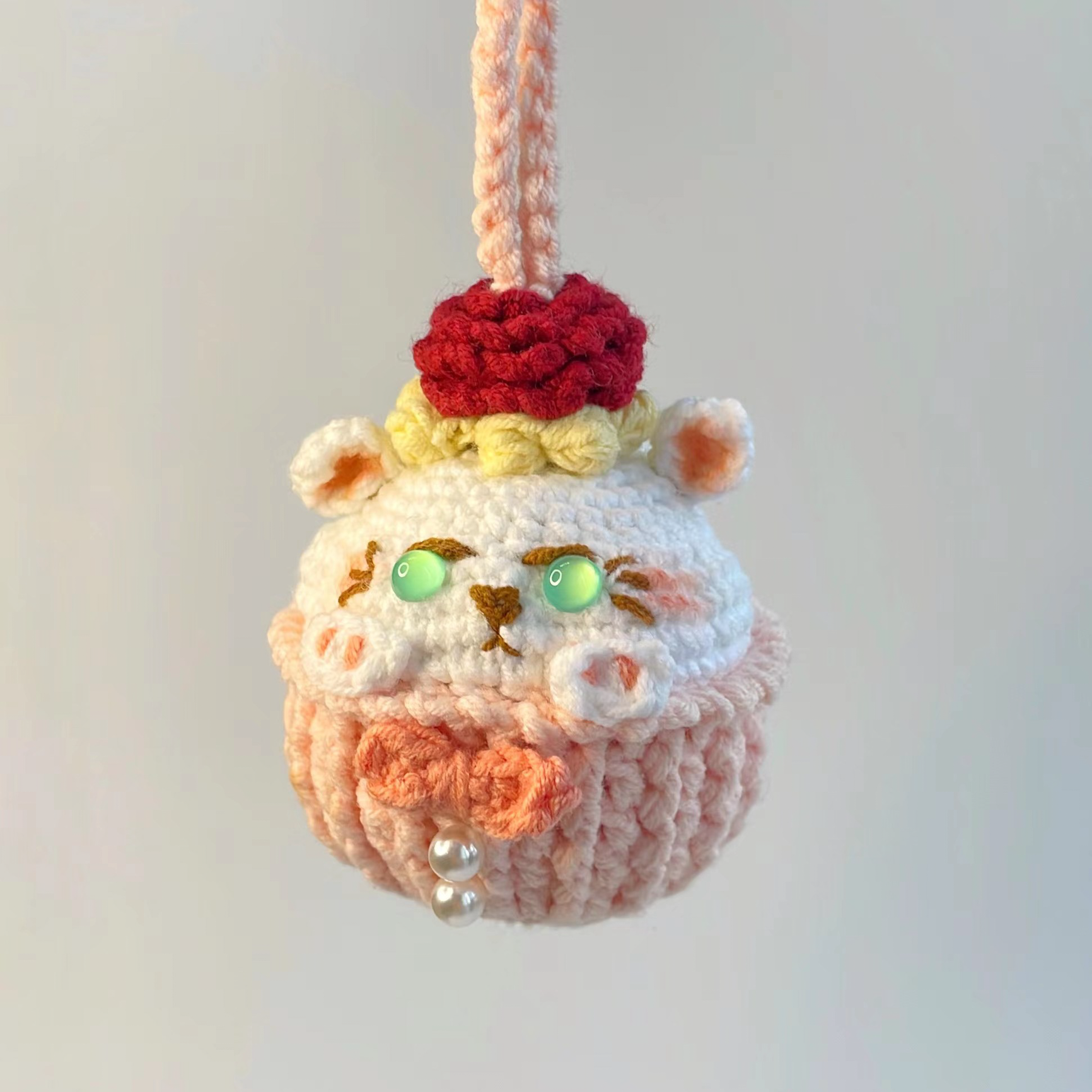 croceht cat cake pendant