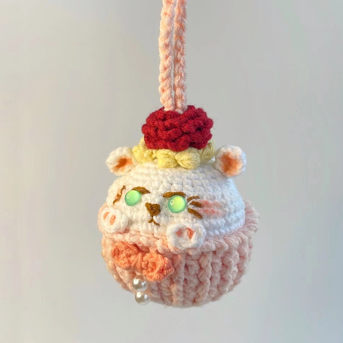 croceht cat cake pendant